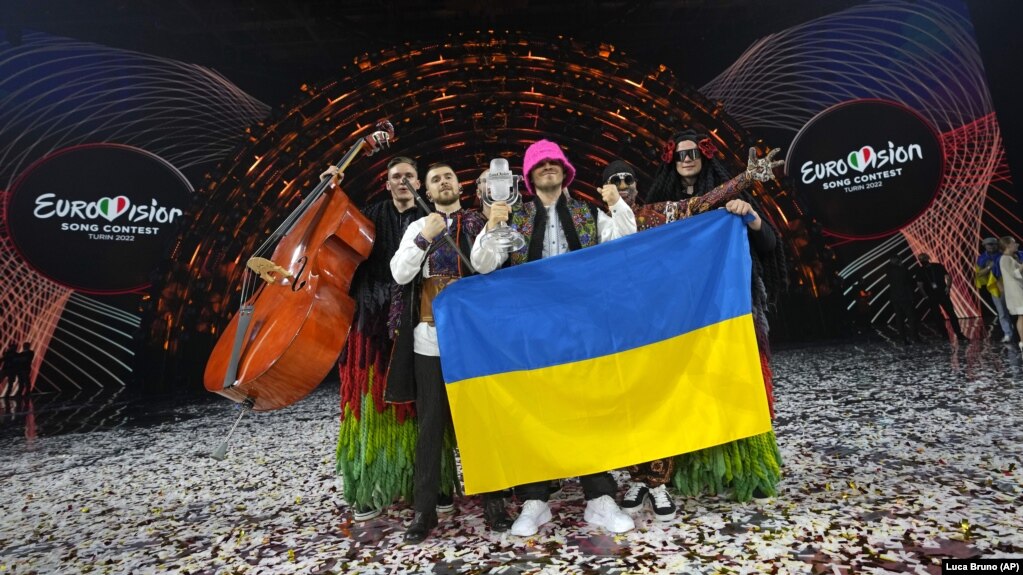 Український гурт Kalush Orchestra після перемоги на «Євробаченні-2022». Турин, Італія, 15 травня 2022 року