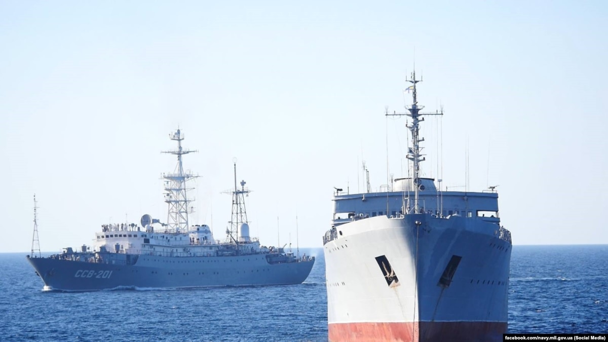 photo Российские боевые корабли заходят в украинские порты на Азовском побережье изображения foto Российские боевые корабли заходят в украинские порты на Азовском побережье изображения