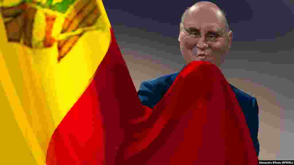 Prima dată, Pavel Filip a depus jurământul de membru al guvernului încă în 2011. De atunci, a mai sărutat drapelul de multe ori.