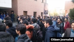Iranian students held protests in many universities on December 4 and 5, prior to the annual Students Day on December 7.