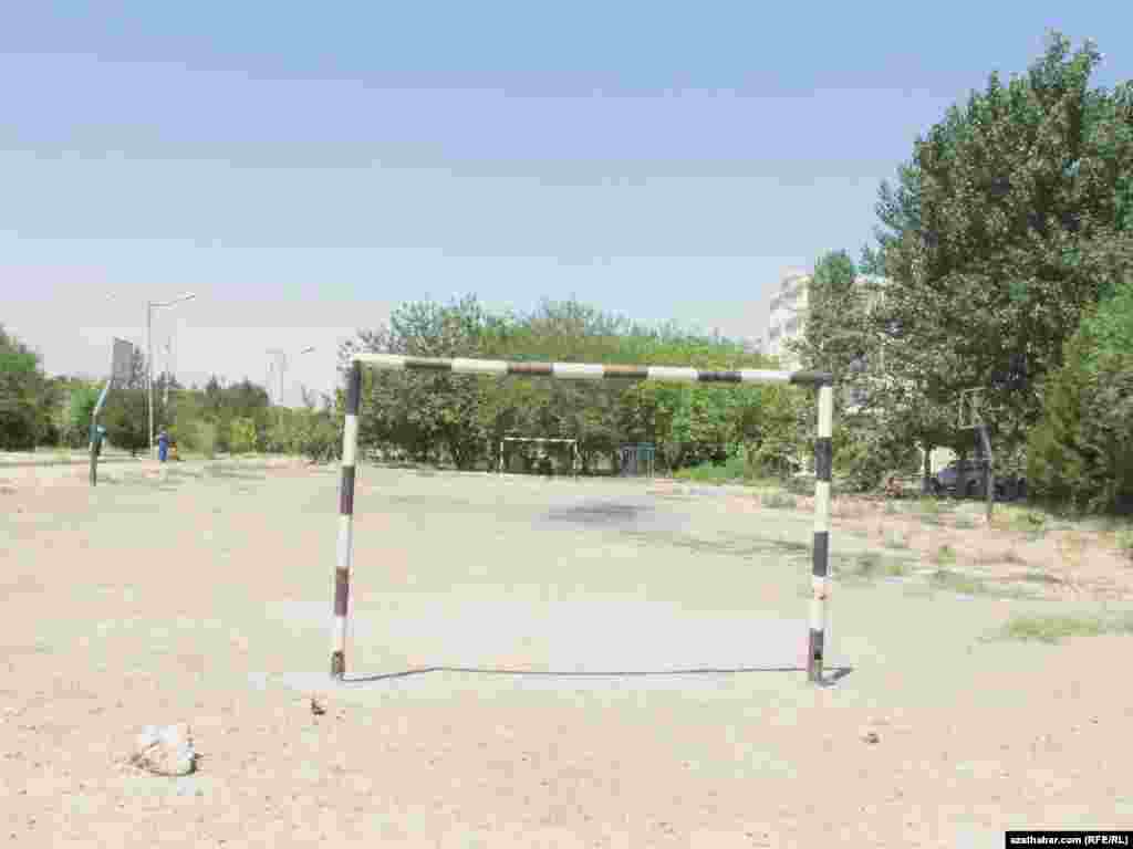 Torsuz futbol derwezesi