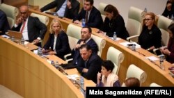 Новый кабинет министров парламент утвердил 8 сентября