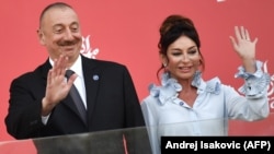 Presidenti i Azerbajxhanit, Ilham Aliyev dhe bashkëshortja e tij, Mehriban Aliyeva