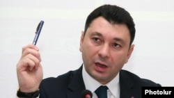 Armenia - The ruling Republican Party spokesman Eduard Sharmazanov at a press conference in Yerevan, 1Dec2015