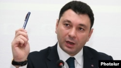 Вице-спикер парламента Армении Эдуард Шармазанов (архив)