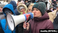 Лилия Чанышева на протестах в Уфе