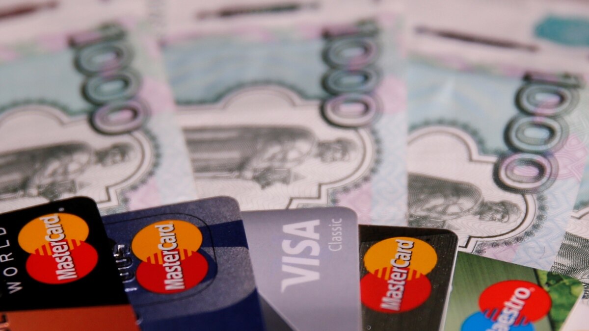 Росіянам розповіли, як на них вплине припинення операцій Visa та Mastercard