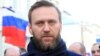 Навального облили "химической жидкостью" у офиса ФБК