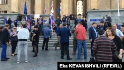 პარლამენტის წინ მიმდინარე აქცია