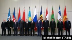 МДҲга аъзо мамлакатлар раҳбарлари Сочида, 2017 йил 11 октябри.
