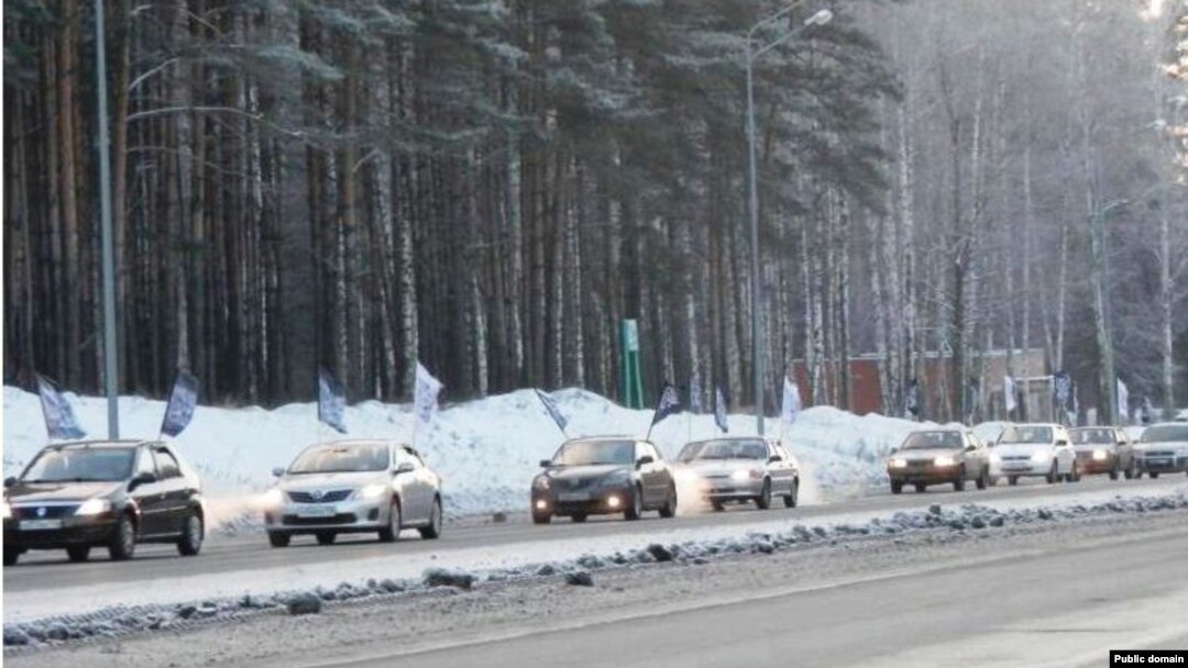 22 декабрьдә шәһәр читендәге машиналар