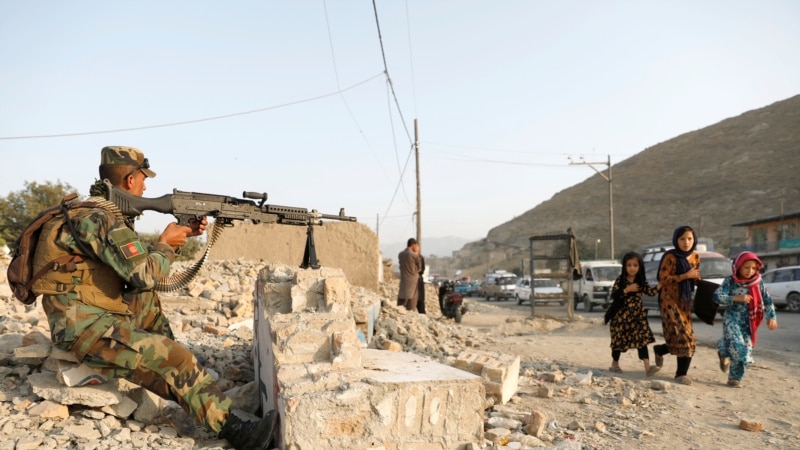 იუწყებიან, რომ ავღანეთში თავდასხმებისას მოკლეს ხუთი პოლიციელი, დაიჭრა 12