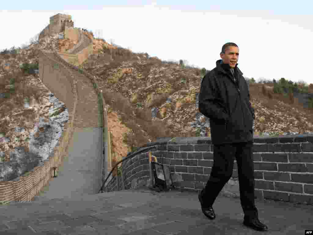 باراک اوباما روز چهارشنبه از دیوار چین دیدن کرد - AFP