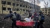 A várandós nő, aki később életét vesztette a bombázás következtében Mariupolban 2022. március 9-én