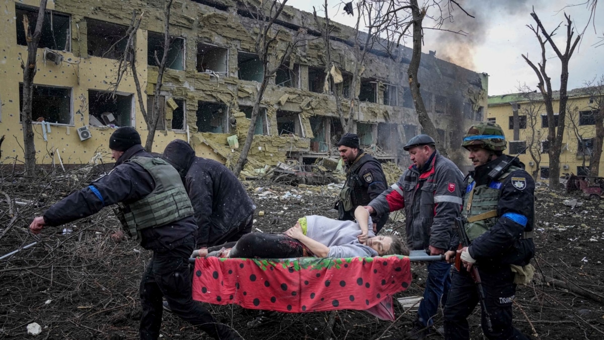 Одна из беременных девушек, пострадавших в Мариуполе от авиаудара, умерла  вместе с ребенком