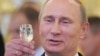 Оппозиция опубликовала отчет о роскошной жизни Путина