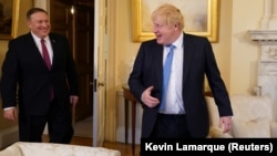 بوریس جانسون، نخست‌ وزیر بریتانیا (سمت راست) و مایک پومپئو، وزیر خارجه ایالات متحده
