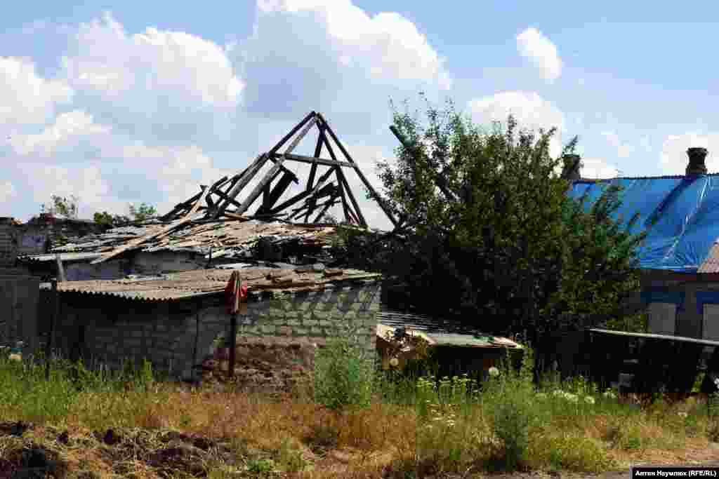 Поселок Марьинка после боев летом 2015 года