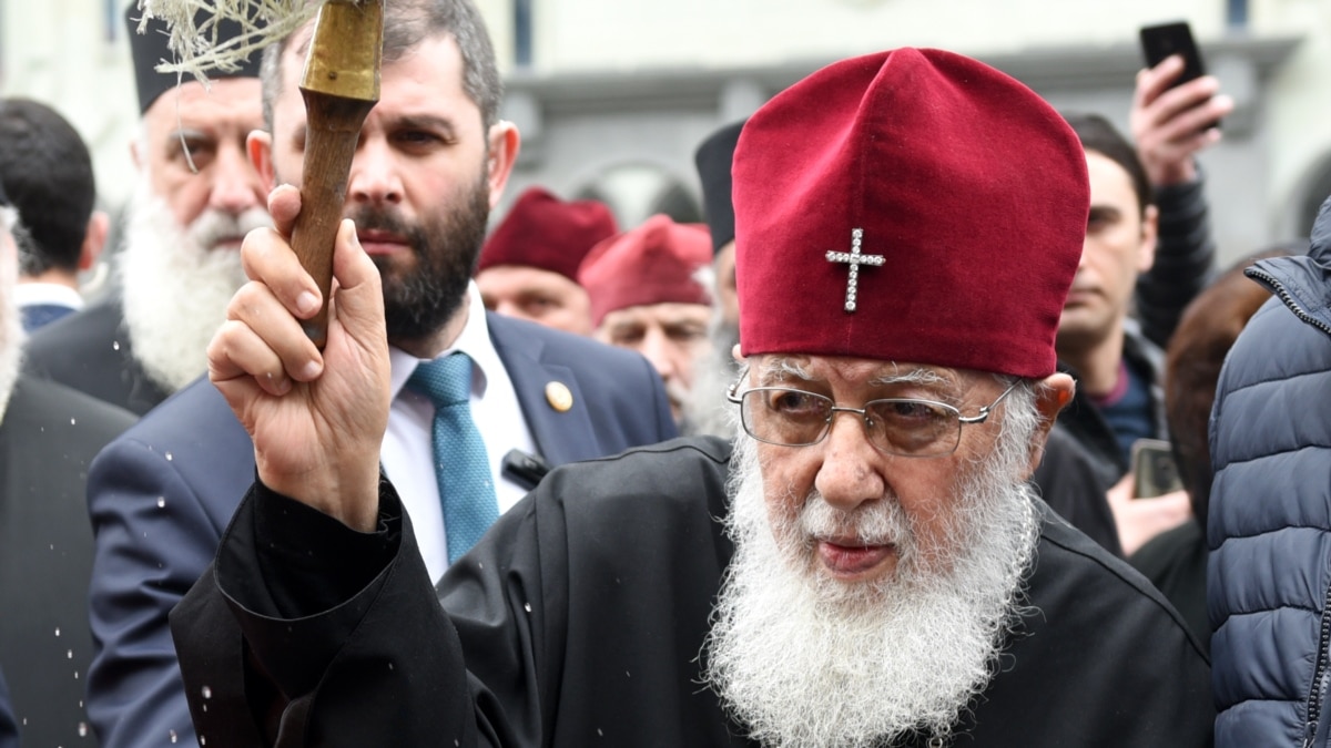 რუსეთისკენ თუ უკრაინისკენ – რა წერია და რა იკითხება პატრიარქის წერილში