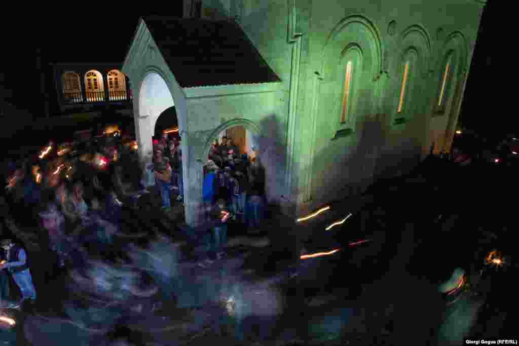 Lelo is played once a year, at Orthodox Easter. On the eve of the match, the entire village comes to a service at the local church.