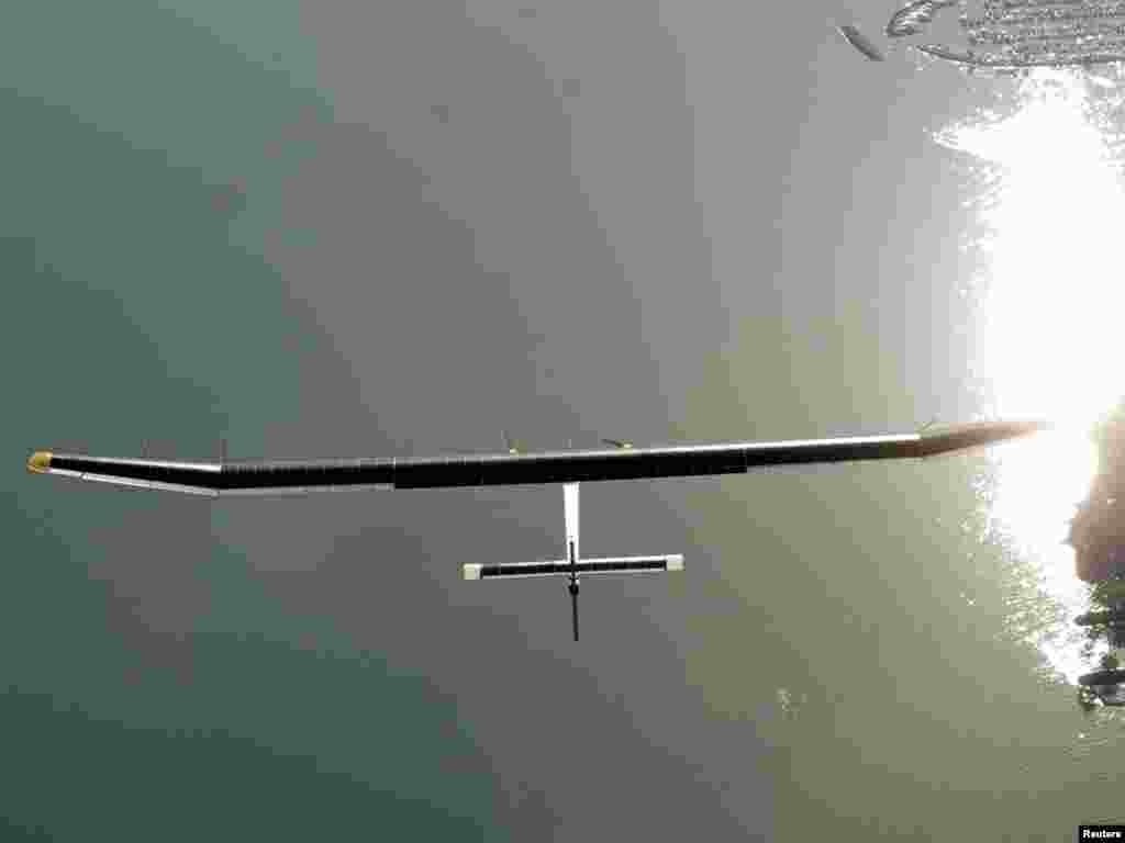 Aeroplani “Solar Impulse” kishte filluar fluturimin të mërkurën pasdite.