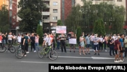 Протестите пред Влада против поскапување на струјата