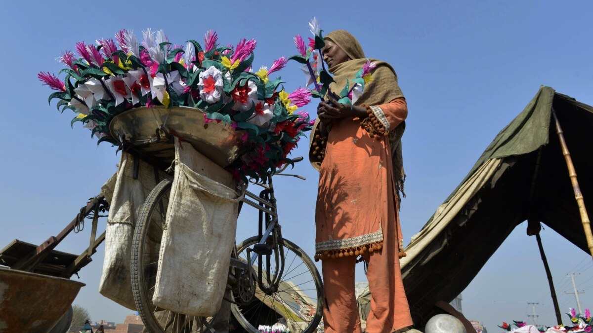 Pakistan, IMF Launch Final Round Of Talks On $8 Billion Bailout