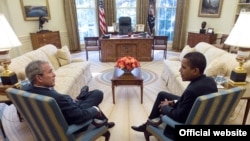 U.S. President George W. Bush (left) met with President-elect Barack Obama in the Oval Office on November 10.