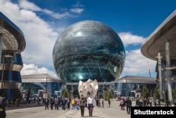 Вид на павильон Казахстана на Всемирной выставке ЭКСПО в 2017 году.