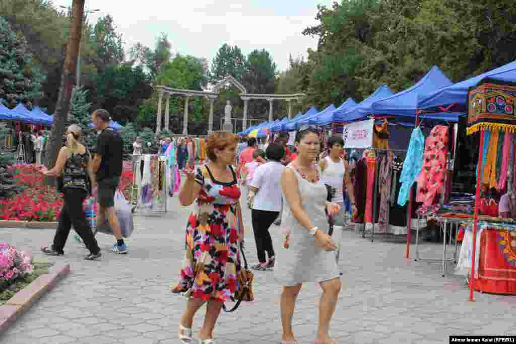 Бишкек. На ярмарка ремесленников Центральной Азии
