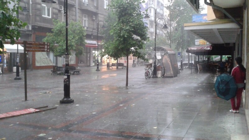 Времето денеска: пороен дожд со можна појава на град