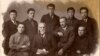 Беларускія пісьменьнікі на сустрэчы зь Янам Райнісам. 19 лістапада 1926 г. З фондаў БДАМЛМ 