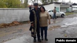 Мурод Джураеў і праваабаронца Васіла Інаятава ў Ташкенце 12 лістапада 2015 году.