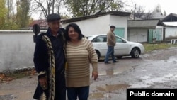 Murod Juraev (left) upon his release from prison in 2015. 