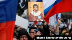 Portret Pavela Durova, osnivača Telegrama, na protestu u Moskvi protiv ograničavanja sloboda na internetu