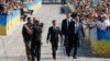 Ukrajinski predsjednik Volodimir Zelenski na putu do parlamenta u Kijevu, gdje je 20.maja 2019. održana svečana inauguracija 