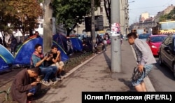 У некоторых беженцев в Белграде вполне бодрое настроение