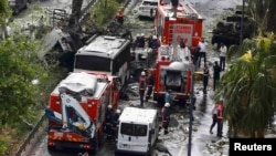На месте взрыва в Турции в Стамбуле. 7 июня 2016 года.