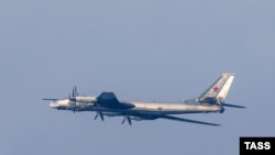 Самолет Ту-95.