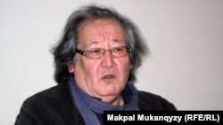 «Ақсарай» театрының жетекшісі, режиссері Болат Атабаев. Алматы, 5 қараша 2010 жыл.