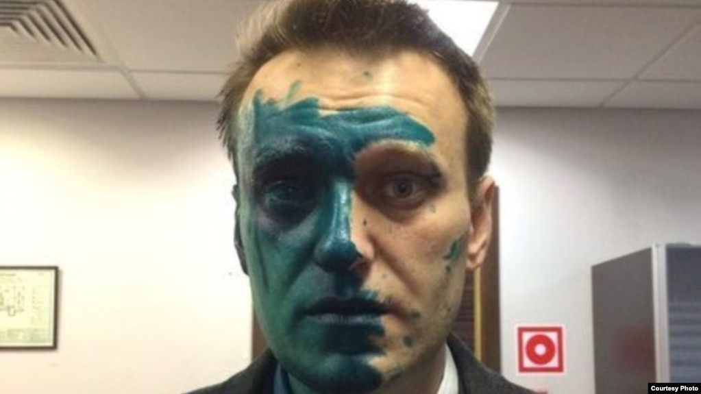 Aleksei Navalny after a "zelyonka" attack