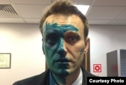 Алексей Навальный после очередного нападения