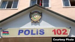 Polis