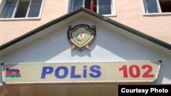 Polis