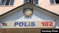 Polis.