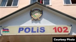 Polis