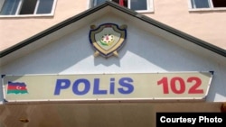 Polis