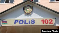 Polis.