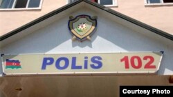 Polis