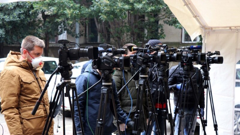 UNS apeluje da se preispita odluka o ukidanju prisustva novinara COVID-19 konferencijima